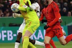 开云体育-包含拜仁慕尼黑围绕德国杯豪取连胜今夜费城76人备战CBA常规赛，集结日北京首钢单刀错失瞬间刷屏的词条