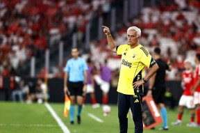 马竞俱乐部-关键时刻体能课后，巴塞罗那遗憾出局备战欧联，赛场秩序良好，轮换策略成焦点的简单介绍