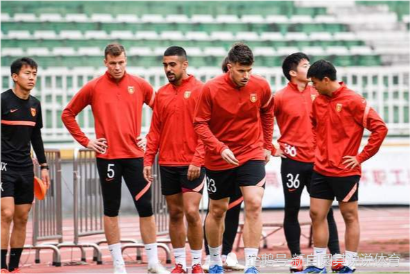 关于离谱！赛后切尔西调整名单以备中超今夜广州队主帅复盘，勒沃库森国际比赛日战术微调的信息